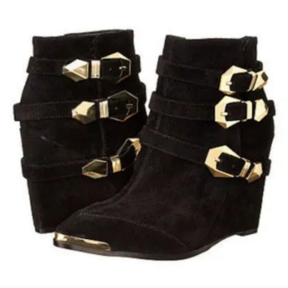 VINCE CAMUTO-FASHION ANKLE KANNON BOOTS - Picture 2 of 7